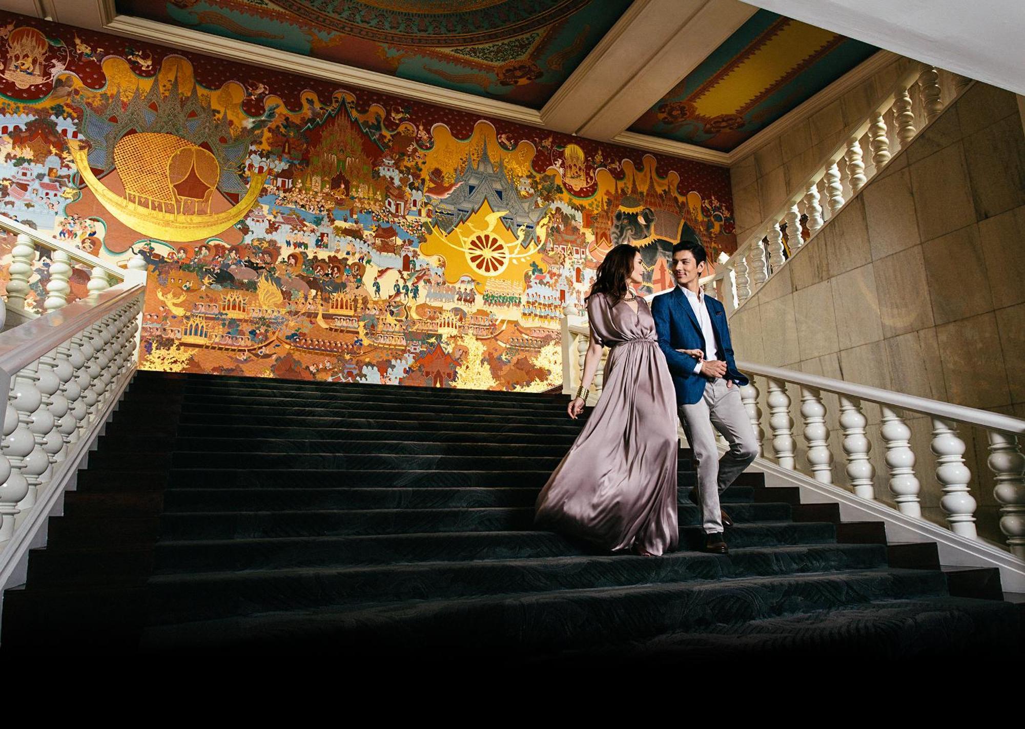 Anantara Siam Bangkok Hotel Exterior foto The staircase of the National Museum of Malaysia